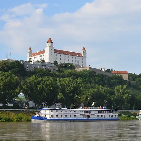 Hotel na wodzie Marina 3*