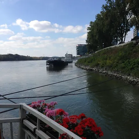 Båthotell Marina Bratislava