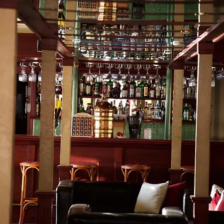 Marina Hotel na wodzie 3*