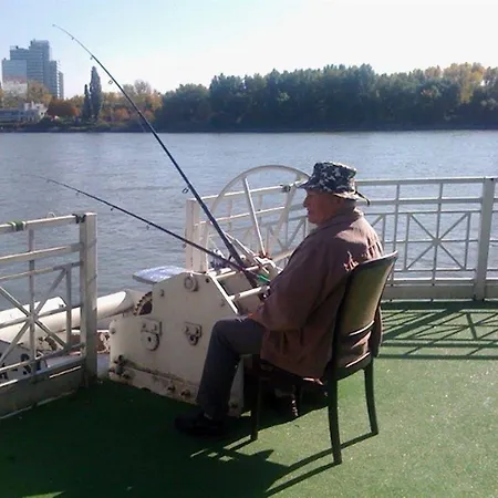Botel Marina 3*